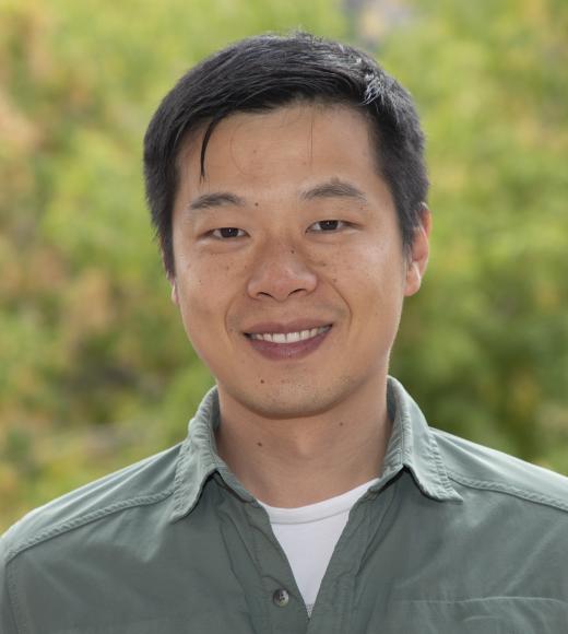 A portraint of Chijun Sun
